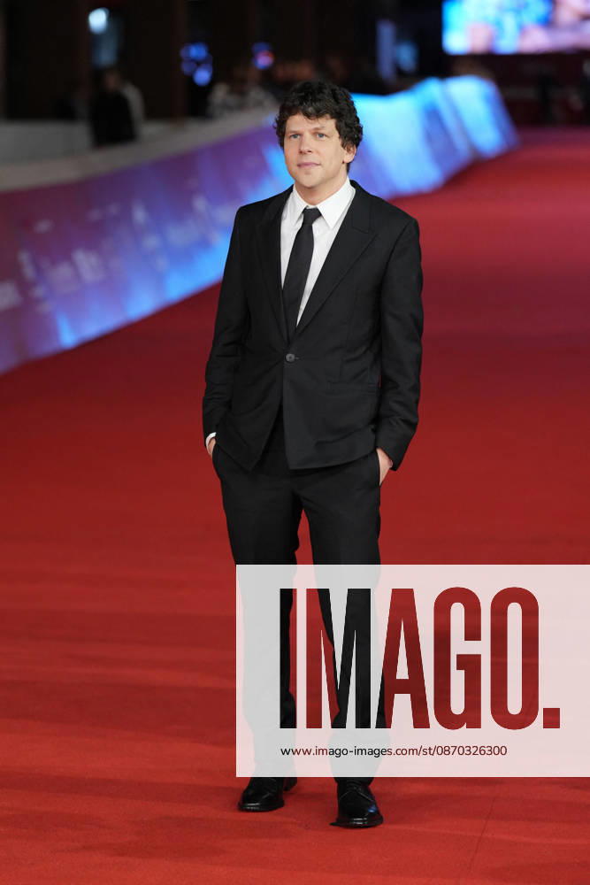 Jesse Eisenberg At 21st Rome Film Fest Red Carpet - Rome Jesse Eisenberg attends the red carpet premiere of the film The Debut during the 21st Rome Film Fest in Rome, Italy on October 21, 2026. Photo by Andrea Bracaglia ABACAPRESS.COM Rome Italy Italy
