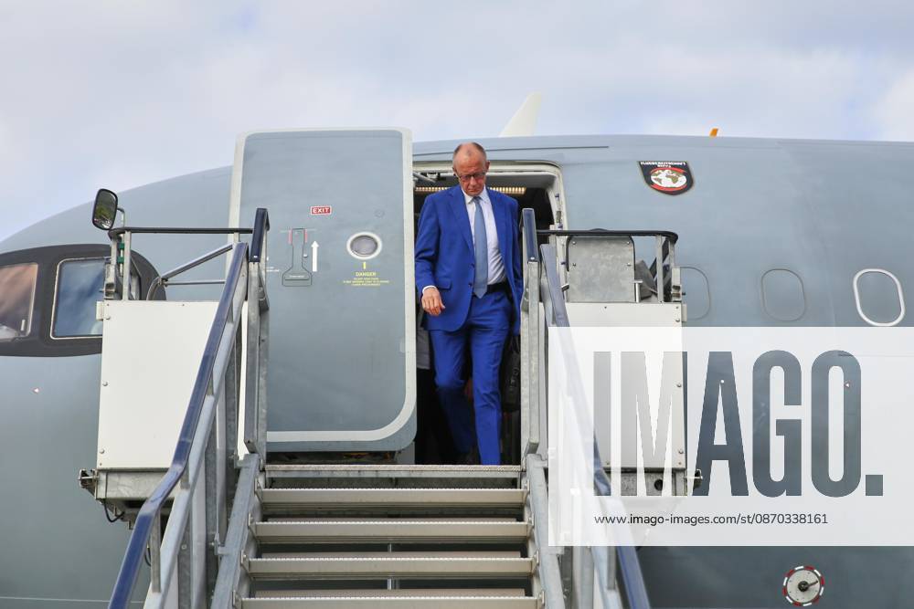 Tivat Airport The Chancellor’s trip abroad to the Berlin Process Summit Chancellor Friedrich Merz (CDU) steps off the government aircraft