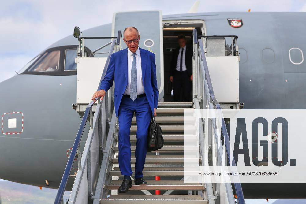 Tivat Airport The Chancellor’s trip abroad to the Berlin Process Summit Chancellor Friedrich Merz (CDU) steps off the government aircraft