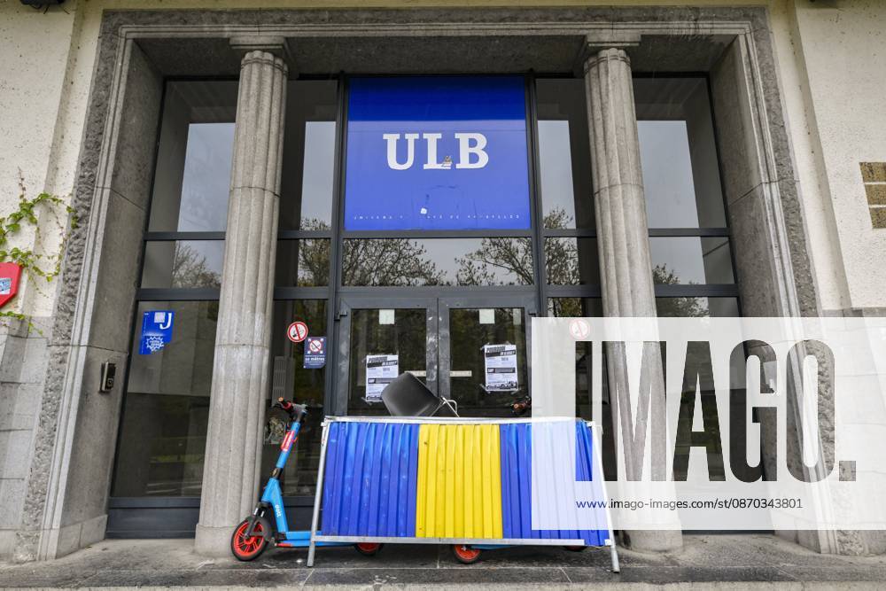 Student Protest Against Austerity 22 10 2026 IXELLES, BELGIUM - ULB doors are locked pictured during a protest at the Universite Libre de Bruxelles (ULB) on October 22, 2026 in Ixelles, Belgium, 22 10 2026 Ixelles Belgium