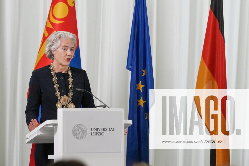 Leipzig - Mongolischer Staatspräsident in Sachsen Staatsbesuch mit Empfang am Alten Rathaus und Besuch der Universität Der mongolische Staatspräsident Ukhnaa Khurelsukh besucht am Donnerstag im Rahmen seines Staatsbesuchs in Deutschland die sächsische Stadt Leipzig. Gegen 10 Uhr wurde das Staatsoberhaupt am Alten Rathaus vom Chef der Sächsischen Staatskanzlei, Dr. Andreas Handschuh, sowie Leipzigs Erstem Bürgermeister Torsten Bonew empfangen. Für die Ankunft war bei entsprechender Witterung eine Kradeskorte vorgesehen. Im Anschluss stehen Eintragungen in das Gästebuch des Freistaates Sachsen und das Goldene Buch der Stadt Leipzig sowie der Austausch von Kooperationsverträgen zwischen sächsischen und mongolischen Hochschulen au