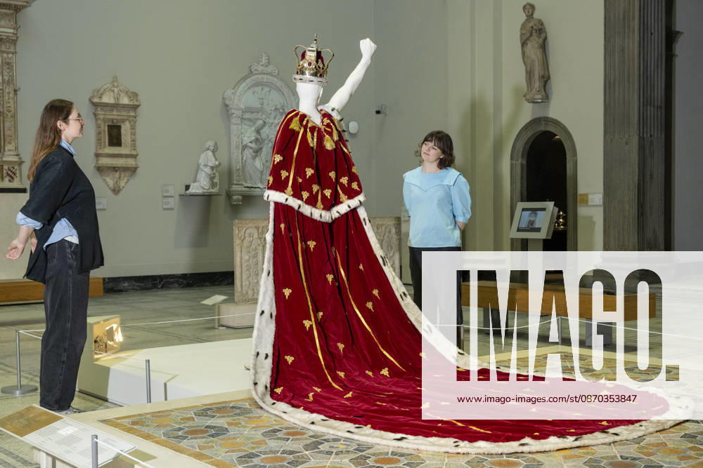 LONDON, UK. Ã¢â‚¬ËœCloak and crown ensemble worn on the Magic TourÃ¢â‚¬â ¢, 1986, by Diana Moseley at a preview of Ã¢â‚¬ËœFreddie Mercury Splendid ThingsÃ¢â‚¬â ¢ at the V&A, South Kensington. To mark the 80th anniversary year of Freddie MercuryÃ¢â‚¬â ¢s birth, eight looks worn by him are displayed around the museum in a trail ,developed with Mary Austin, his former fianco e and close friend, to celebrate his career through costumes and accessories worn in some of QueenÃ¢â‚¬â ¢s most memorable music videos and performances. The show runs to 17 January 2027. London UK - ZUMAl94_ 20261022_zaf_l94_007