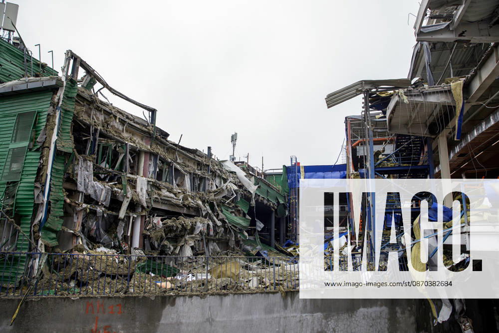 An Epicentr K home improvement hypermarket in the Obolonskyi district is damaged by a Russian attack, Kyiv, Ukraine, October 22, 2026. On Thursday night, Russian forces struck the Ukrainian capital with ballistic missiles and drones. According to the Kyiv City Military Administration, six districts came under attack. One person was killed, 24 were injured, and 16 of them were hospitalised.(Photo by Marianna Kotyk Ukrinform) Russian attack destroys shops in Kyiv