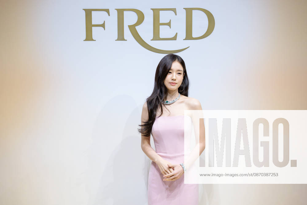 Monsieur FRED Golden Light photocall SEOUL, SOUTH KOREA, OCTOBER 22: South Korean actress Ahn Eun-jin poses during a photocall for FRED s Monsieur FRED Golden Light high jewelry collection celebrating the brand s 90th anniversary at Seoul Auction Gangnam Center in Seoul, South Korea on October 22, 2026. Seoul Seoul Auction Gangnam Center South Korea 8294_288047