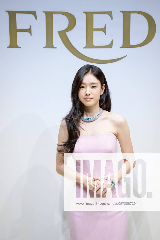 Monsieur FRED Golden Light photocall SEOUL, SOUTH KOREA, OCTOBER 22: South Korean actress Ahn Eun-jin poses during a photocall for FRED s Monsieur FRED Golden Light high jewelry collection celebrating the brand s 90th anniversary at Seoul Auction Gangnam Center in Seoul, South Korea on October 22, 2026. Seoul Seoul Auction Gangnam Center South Korea 8294_288055