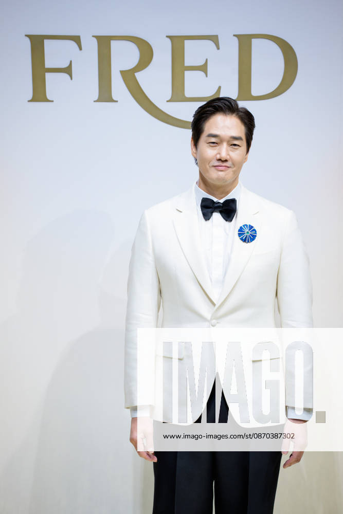 Monsieur FRED Golden Light photocall SEOUL, SOUTH KOREA, OCTOBER 22: South Korean actor Yoo Ji-tae poses during a photocall for FRED s Monsieur FRED Golden Light high jewelry collection celebrating the brand s 90th anniversary at Seoul Auction Gangnam Center in Seoul, South Korea on October 22, 2026. Seoul Seoul Auction Gangnam Center South Korea 8294_288060