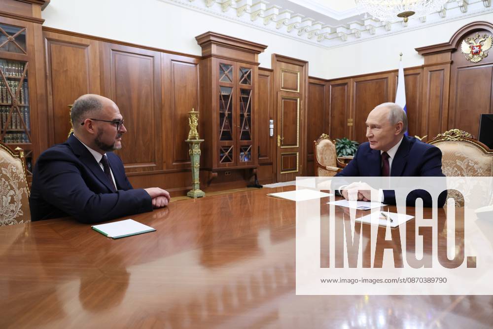 Russia Putin 9270649 22.10.2026 Russian President Vladimir Putin meets with Vladivostok Mayor Konstantin Shestakov at the Kremlin in Moscow, Russia. Mikhail Metzel Sputnik Moscow Russia
