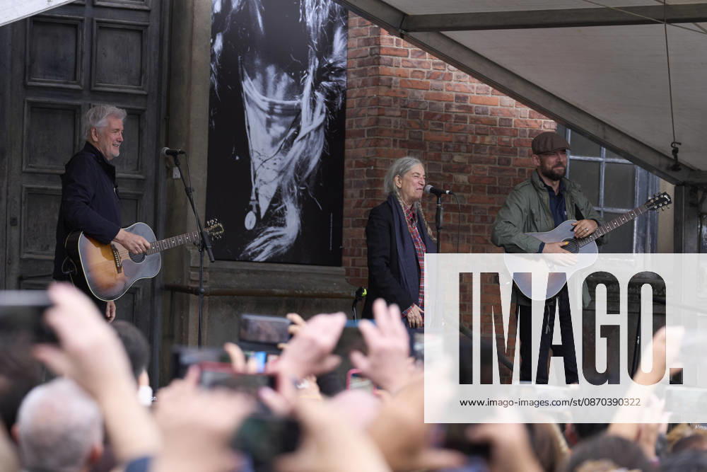 Patti Smith attended a tribute in her honour where more than 3,000 people sang along to People Have the Power at Fabrica de Armas de La Vega on October 22, 2026 in Oviedo, Spain Oviedo Spain - ZUMAg15_ 20261022_zaf_g15_045