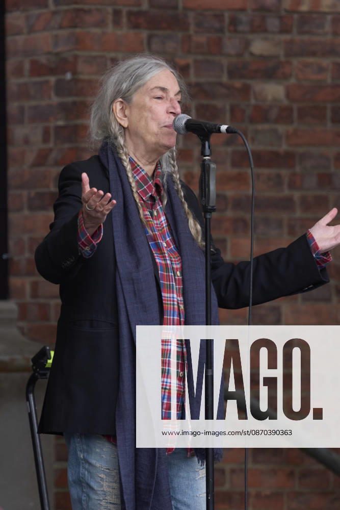 Patti Smith attended a tribute in her honour where more than 3,000 people sang along to People Have the Power at Fabrica de Armas de La Vega on October 22, 2026 in Oviedo, Spain Oviedo Spain - ZUMAg15_ 20261022_zaf_g15_053