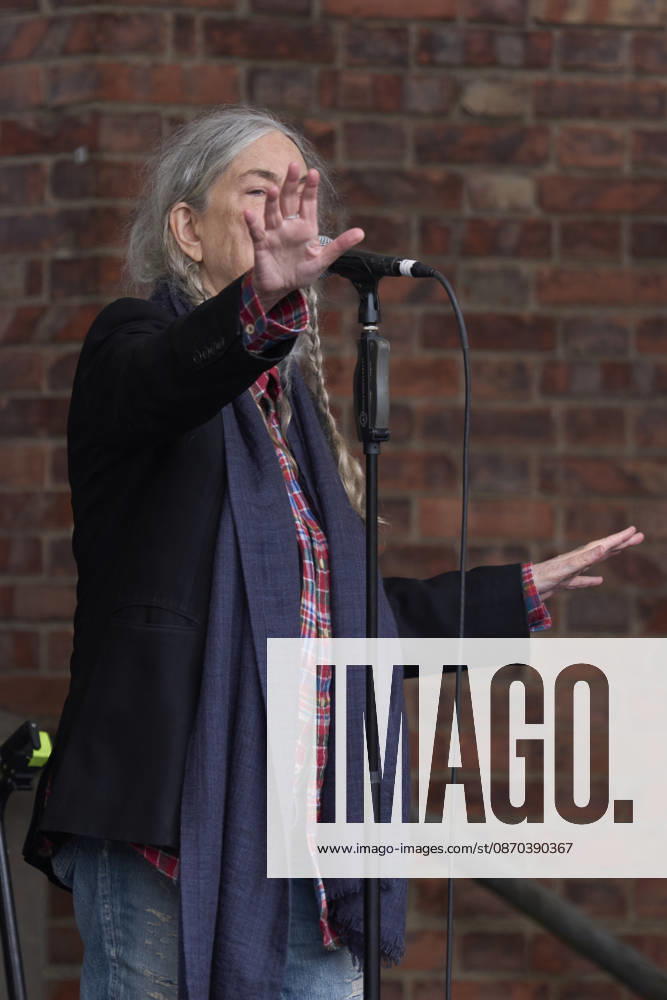 Patti Smith attended a tribute in her honour where more than 3,000 people sang along to People Have the Power at Fabrica de Armas de La Vega on October 22, 2026 in Oviedo, Spain Oviedo Spain - ZUMAg15_ 20261022_zaf_g15_054