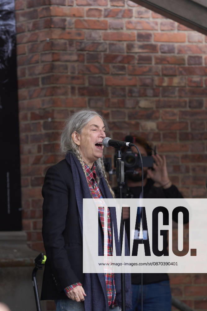 Patti Smith attended a tribute in her honour where more than 3,000 people sang along to People Have the Power at Fabrica de Armas de La Vega on October 22, 2026 in Oviedo, Spain Oviedo Spain - ZUMAg15_ 20261022_zaf_g15_062