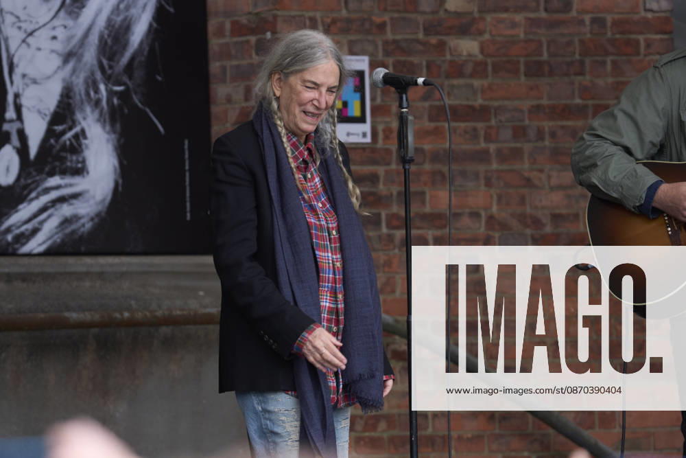 Patti Smith attended a tribute in her honour where more than 3,000 people sang along to People Have the Power at Fabrica de Armas de La Vega on October 22, 2026 in Oviedo, Spain Oviedo Spain - ZUMAg15_ 20261022_zaf_g15_064