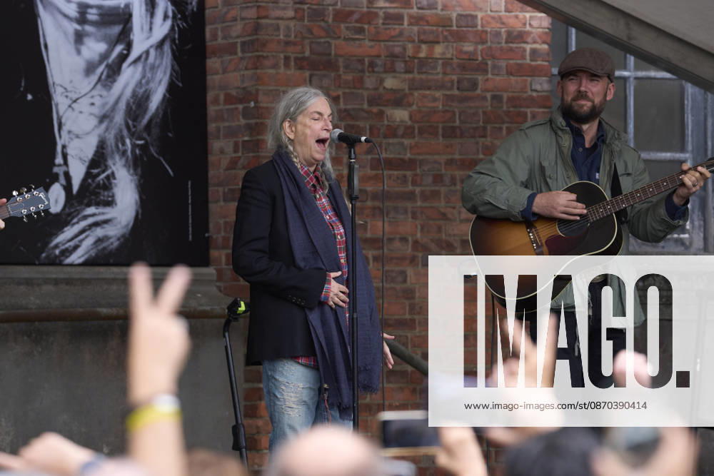 Patti Smith attended a tribute in her honour where more than 3,000 people sang along to People Have the Power at Fabrica de Armas de La Vega on October 22, 2026 in Oviedo, Spain Oviedo Spain - ZUMAg15_ 20261022_zaf_g15_071