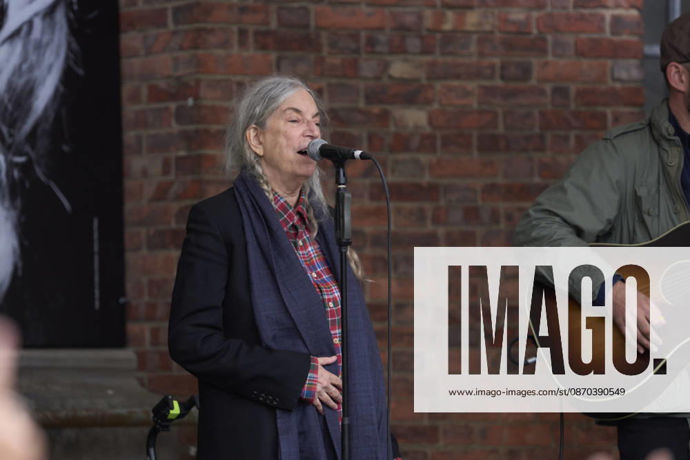 Patti Smith attended a tribute in her honour where more than 3,000 people sang along to People Have the Power at Fabrica de Armas de La Vega on October 22, 2026 in Oviedo, Spain Oviedo Spain - ZUMAg15_ 20261022_zaf_g15_072