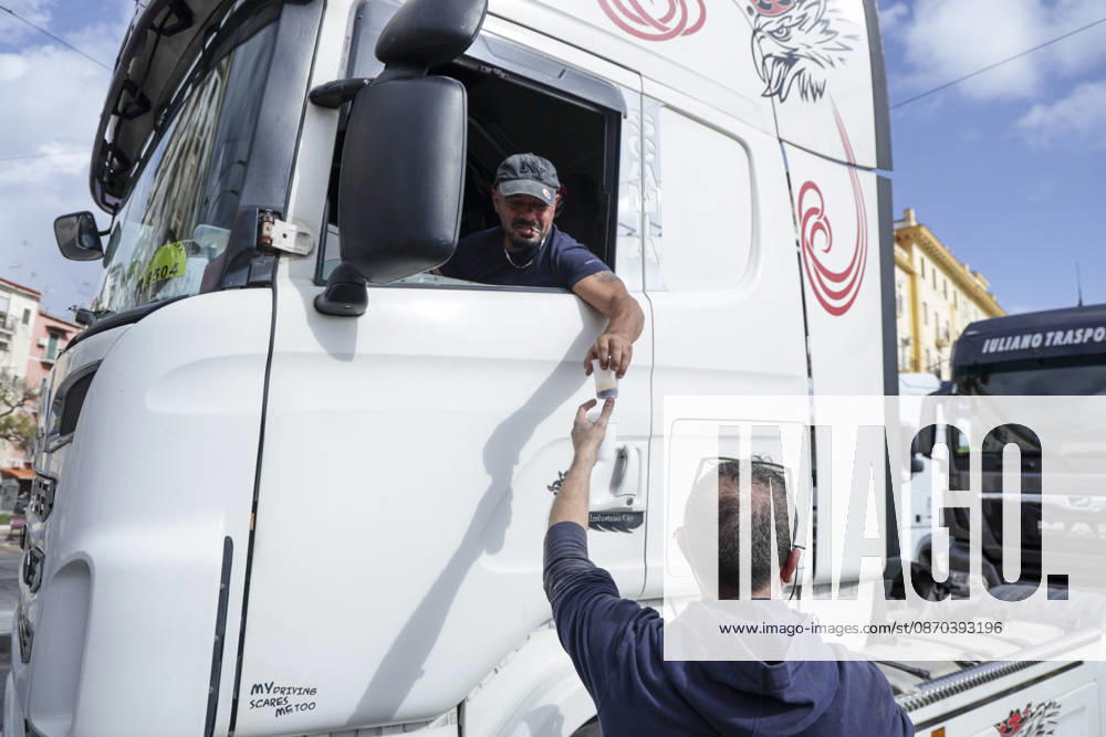 News - Truck Drivers Protest Fuel Prices in Naples HGV drivers take part in a slow-moving truck convoy through Naples as protests against rising fuel prices and operating costs continue. The vehicles, stationed for days on Via Argine, moved toward the port before returning to their original position, causing major traffic disruption. The blockade has also prevented fuel tankers from leaving the depot, contributing to shortages of petrol and diesel at filling stations. Protesters explained their demands to passersby and expressed disappointment with the government s recently introduced aid decree. Napoli Napoli Italy
