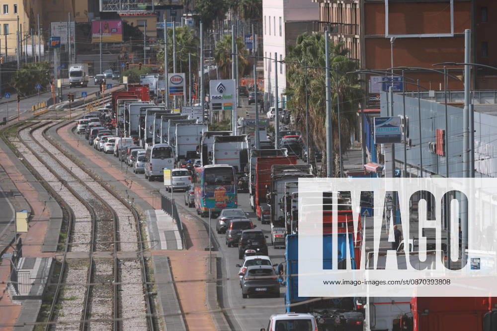 Truck Drivers Strike - Naples Truck drivers and supporters block one lane of Via Nuova Marina in Naples, Italy on October 22, 2026, during a strike against rising fuel costs that has disrupted port access at the Bausan entrance. Photo by Napolipress IPA ABACAPRESS.COM Naples Italy