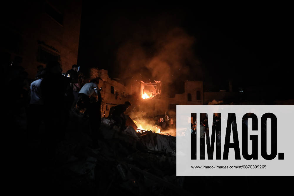 Israeli airstrike hits residential house in Nuseirat Refugee Camp following evacuation warning NUSEIRAT, GAZA, PALESTINE - OCTOBER 22: A fire breaks out after the Israeli army bombed a home belonging to the Hamd family following an evacuation warning in the Nuseirat refugee camp, central Gaza Strip, Palestine on October 22, 2026. The attack destroyed the house and caused damage to surrounding structures. Moiz Salhi Anadolu Nuseirat Gaza. Editorial use only. Please get in touch for any other usage.