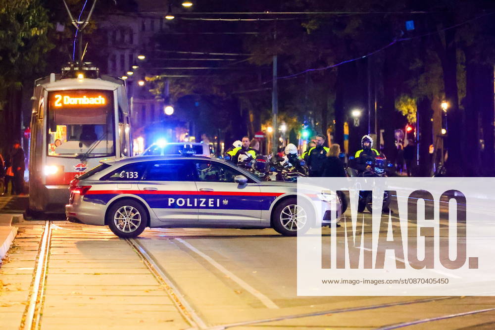 AUSTRIA, VIENNA - OCTOBER 22, 2026: A police car blocks a street during a protest against the underfunding of public universities in Austria. Arne Svenson TASS 99775441