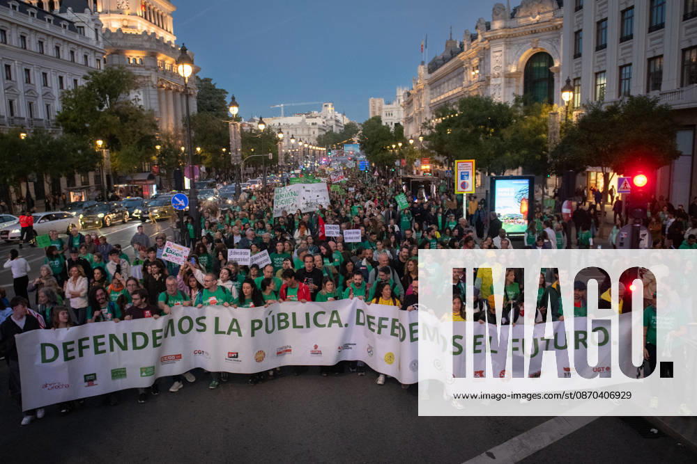 Demonstration in Support of the Education Strike in Madrid Hundreds of people carrying signs during a demonstration in support of the education strike on October 22, 2026, in Madrid, Spain. The indefinite education strike in Madrid continues and enters the second half of October 2026, marked by a strong mobilization of public school teachers and the Ayuso government’s outright refusal to sit down and negotiate. OCTOBER 22, 2026 MAREA VERDE Fernando Sá Madrid, Spain