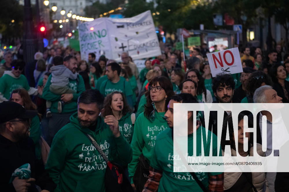 Demonstration in Support of the Education Strike in Madrid Hundreds of people carrying signs during a demonstration in support of the education strike on October 22, 2026, in Madrid, Spain. The indefinite education strike in Madrid continues and enters the second half of October 2026, marked by a strong mobilization of public school teachers and the Ayuso government’s outright refusal to sit down and negotiate. OCTOBER 22, 2026 MAREA VERDE Fernando Sá Madrid, Spain
