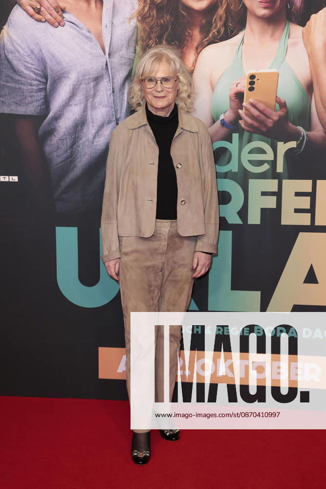 Christine Lambrecht at the premiere of *Der Perfekte Urlaub* on October 22, 2026, in Berlin Christine Lambrecht during the premiere of *Der Perfekte Urlaub* at Zoo Palast on October 22, 2026, in Berlin, Germany *Der Perfekte Urlaub* film premiere in Berlin
