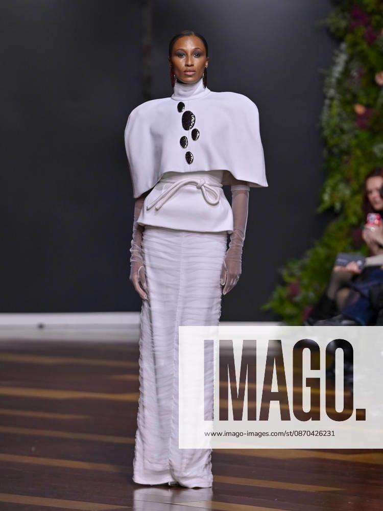 A model walks the runway during the RAFAEL URQUIZAR fashion show, as part of Atelier Couture, held at the Fabrica de Tapices, on october 20, 2026, in Madrid, Spain. Madrid Spain - ZUMAc312 20261022_zsp_c312_003