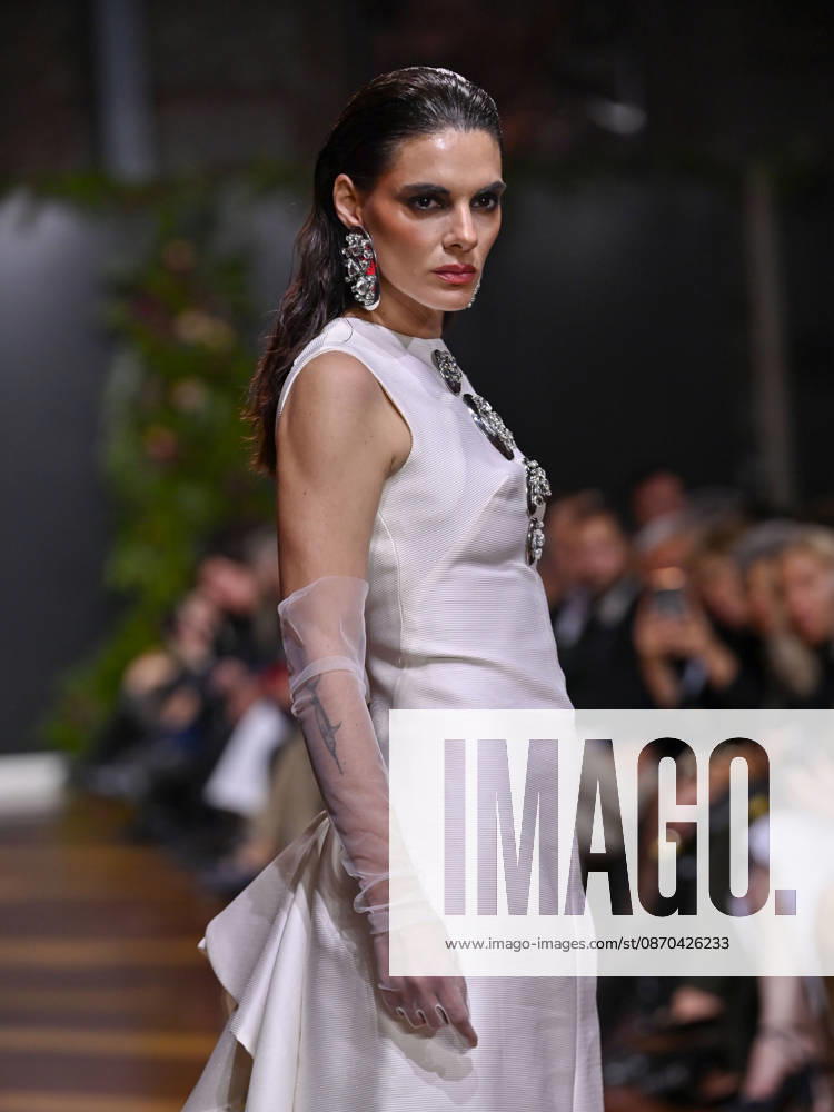 A model walks the runway during the RAFAEL URQUIZAR fashion show, as part of Atelier Couture, held at the Fabrica de Tapices, on october 20, 2026, in Madrid, Spain. Madrid Spain - ZUMAc312 20261022_zsp_c312_004