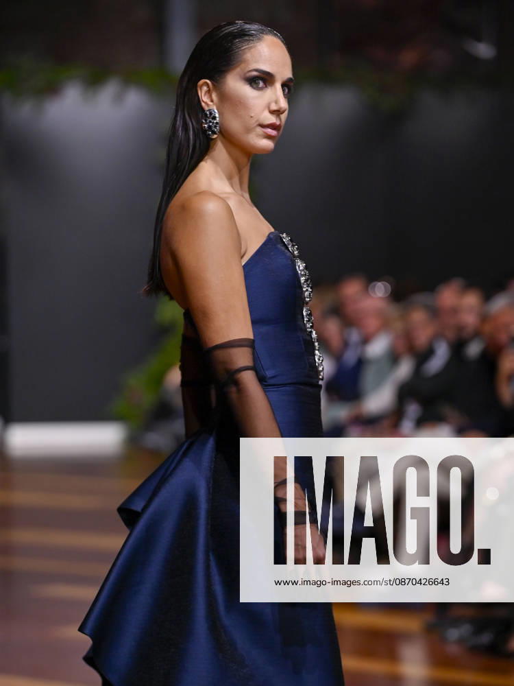 A model walks the runway during the RAFAEL URQUIZAR fashion show, as part of Atelier Couture, held at the Fabrica de Tapices, on october 20, 2026, in Madrid, Spain. Madrid Spain - ZUMAc312 20261022_zsp_c312_009