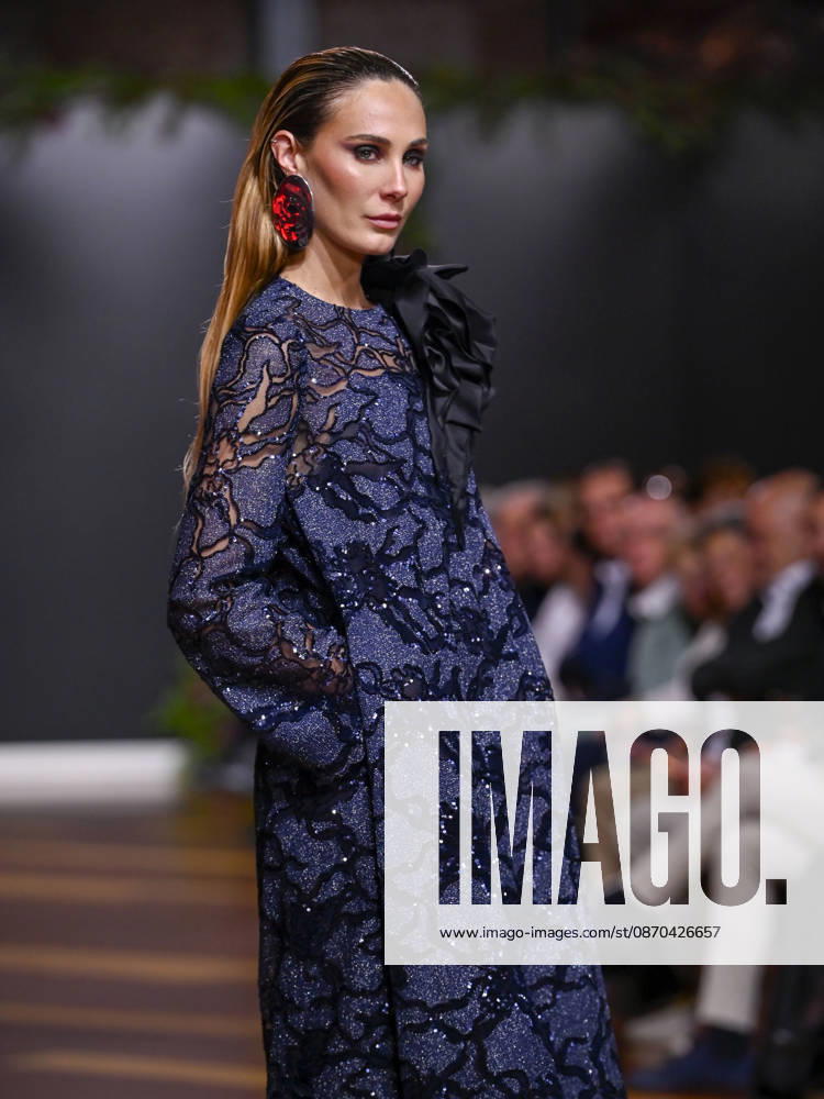 A model walks the runway during the RAFAEL URQUIZAR fashion show, as part of Atelier Couture, held at the Fabrica de Tapices, on october 20, 2026, in Madrid, Spain. Madrid Spain - ZUMAc312 20261022_zsp_c312_018