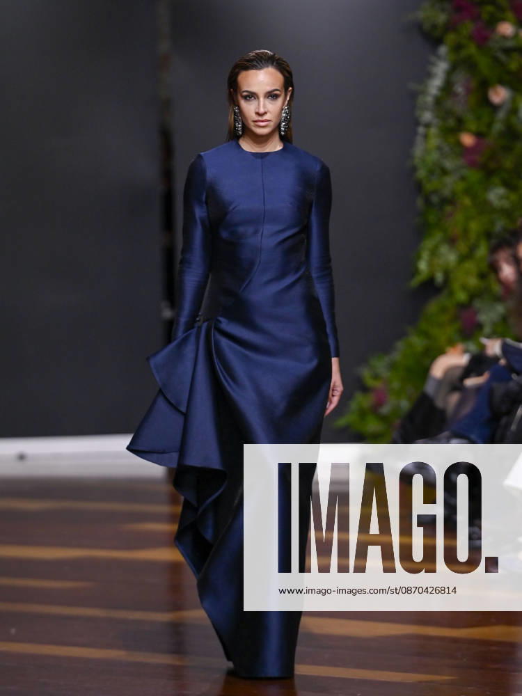 A model walks the runway during the RAFAEL URQUIZAR fashion show, as part of Atelier Couture, held at the Fabrica de Tapices, on october 20, 2026, in Madrid, Spain. Madrid Spain - ZUMAc312 20261022_zsp_c312_005