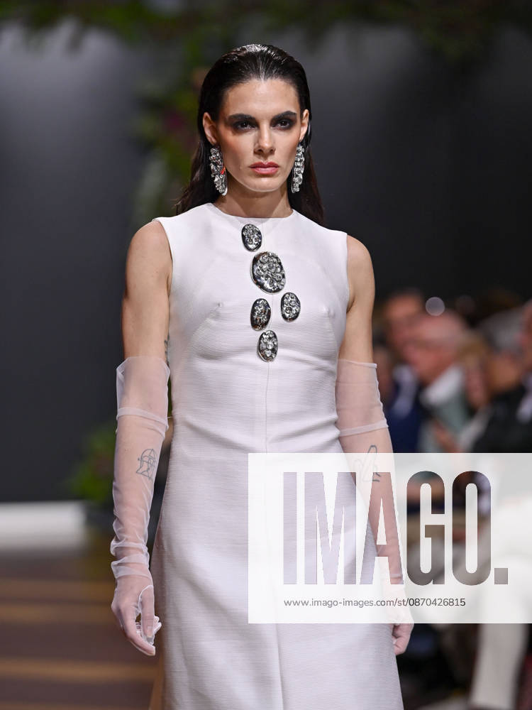 A model walks the runway during the RAFAEL URQUIZAR fashion show, as part of Atelier Couture, held at the Fabrica de Tapices, on october 20, 2026, in Madrid, Spain. Madrid Spain - ZUMAc312 20261022_zsp_c312_006