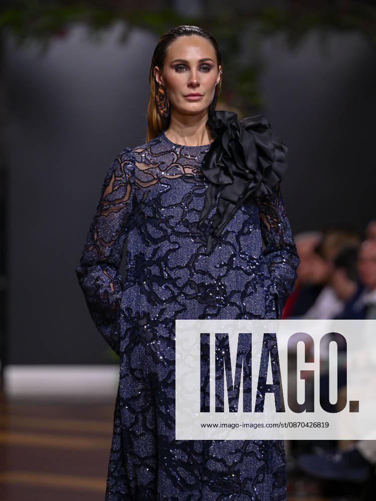 A model walks the runway during the RAFAEL URQUIZAR fashion show, as part of Atelier Couture, held at the Fabrica de Tapices, on october 20, 2026, in Madrid, Spain. Madrid Spain - ZUMAc312 20261022_zsp_c312_010