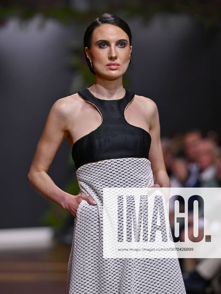 A model walks the runway during the RAFAEL URQUIZAR fashion show, as part of Atelier Couture, held at the Fabrica de Tapices, on october 20, 2026, in Madrid, Spain. Madrid Spain - ZUMAc312 20261022_zsp_c312_030