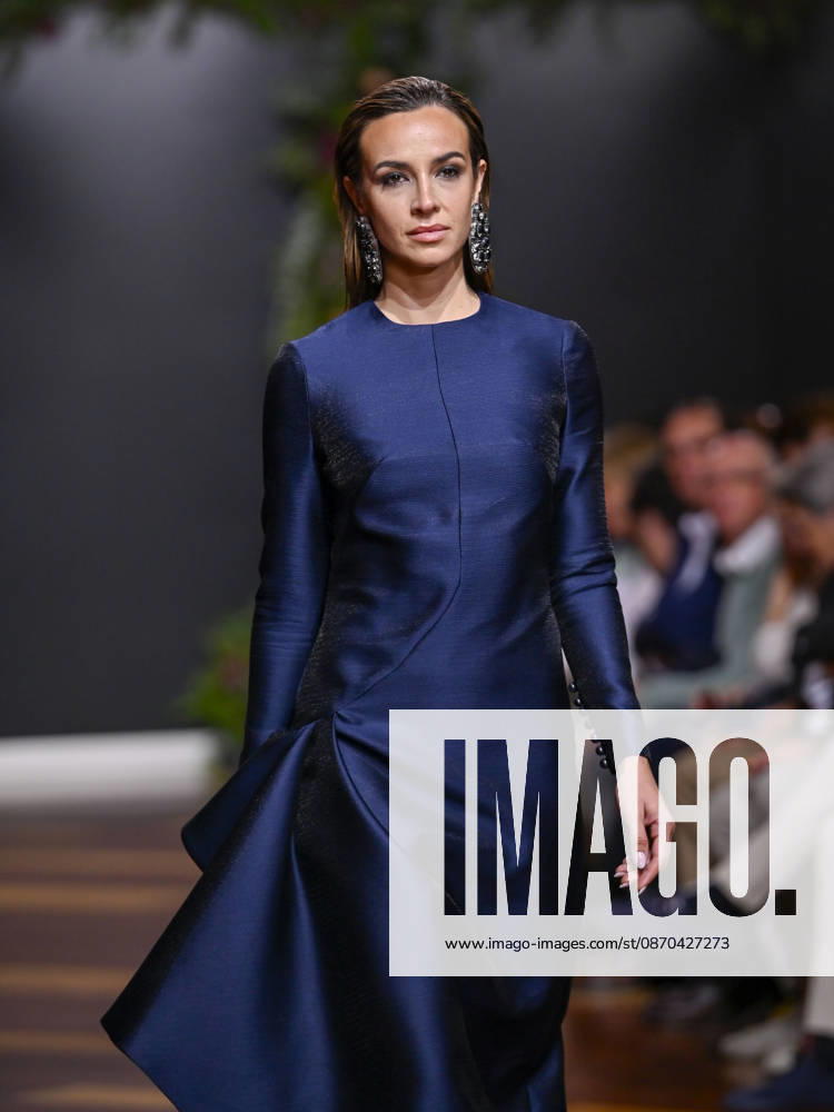 A model walks the runway during the RAFAEL URQUIZAR fashion show, as part of Atelier Couture, held at the Fabrica de Tapices, on october 20, 2026, in Madrid, Spain. Madrid Spain - ZUMAc312 20261022_zsp_c312_029