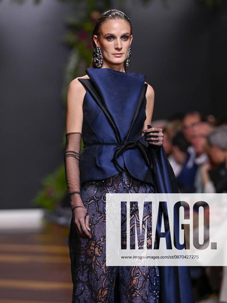 A model walks the runway during the RAFAEL URQUIZAR fashion show, as part of Atelier Couture, held at the Fabrica de Tapices, on october 20, 2026, in Madrid, Spain. Madrid Spain - ZUMAc312 20261022_zsp_c312_032