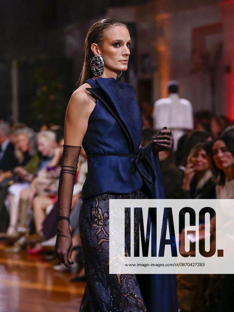 A model walks the runway during the RAFAEL URQUIZAR fashion show, as part of Atelier Couture, held at the Fabrica de Tapices, on october 20, 2026, in Madrid, Spain. Madrid Spain - ZUMAc312 20261022_zsp_c312_038