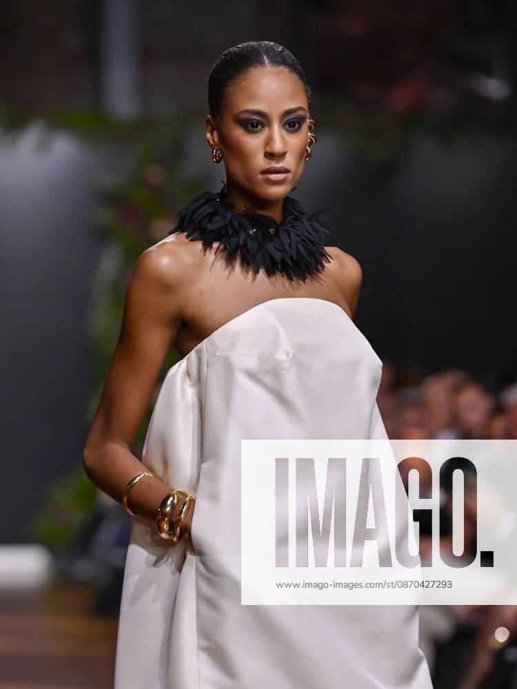 A model walks the runway during the RAFAEL URQUIZAR fashion show, as part of Atelier Couture, held at the Fabrica de Tapices, on october 20, 2026, in Madrid, Spain. Madrid Spain - ZUMAc312 20261022_zsp_c312_046
