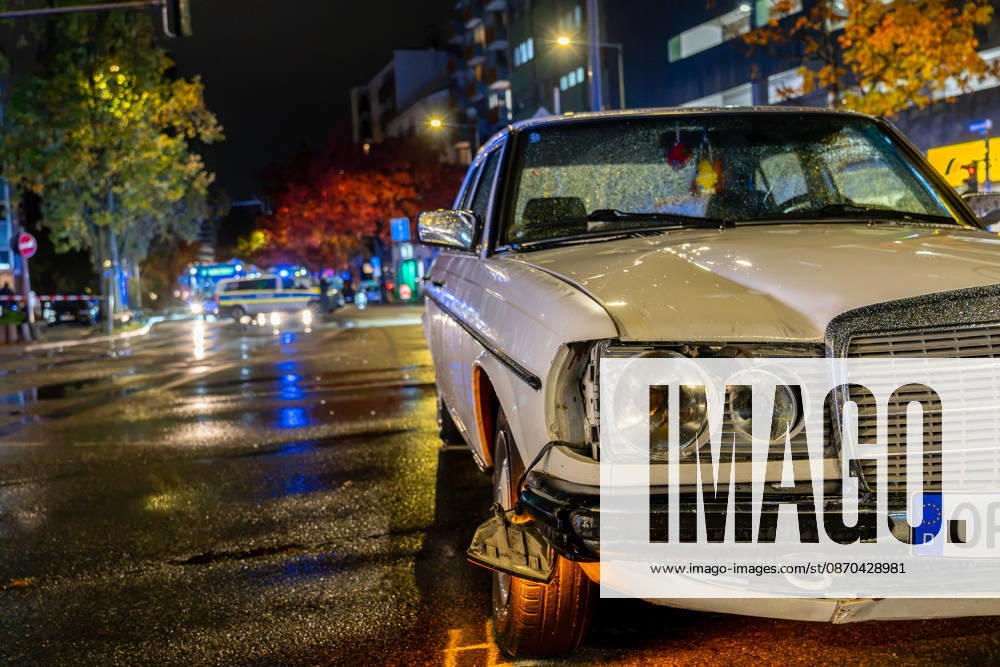 Fußgänger nach Zusammenstoß mit Mercedes lebensbedrohlich verletzt Am 22.10.2026 kam es gegen 19.10 Uhr an der Kreuzung Waldstraße Bismarckstraße in der Offenbacher Innenstadt zu einem schweren Verkehrsunfall. Ein 22-Jähriger war mit einem weißen Mercedes auf der Waldstraße in Richtung Spessartring unterwegs, als er mit einem 64-jährigen Fußgänger zusammenstieß. Der Mann wurde durch den Aufprall auf die Fahrbahn geschleudert und erlitt lebensbedrohliche Verletzungen. Rettungskräfte brachten ihn in kritischem Zustand in ein Krankenhaus, wo er intensivmedizinisch behandelt wurde. Die Polizei zog zur Rekonstruktion des Unfallgeschehens einen Sachverständigen hinzu und untersuchte unter anderem die gefahrene Geschwindigkeit sowie