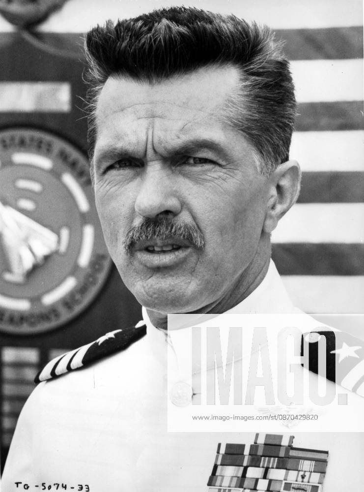 1986: Actor TOM SKERRITT wearing a military uniform during thre Filming of Top Gun. Skerritt plays the iconic role of Commander Mike Viper Metcalf. Hollywood U.S. - ZUMAms8_ 19560626_zea_ms8_815