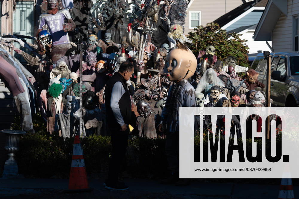 Handmade Zombies Take Over New Jersey Home for Halloween HAWTHORNE, NEW JERSEY - OCTOBER 22: A Halloween display featuring handmade zombies transforms the front lawn and roof of a home on Lafayette Avenue on October 22, 2026, in Hawthorne, New Jersey. Homeowner Tony Rodrigues creates the figures from scratch, incorporating 3D-printed faces into many of the designs. Inspired by Michael Jackson’s Thriller music video, Rodrigues has maintained the Halloween decoration tradition for more than a decade, turning his property into a seasonal attraction for visitors. Lokman Vural Elibol Anadolu New Jersey United States. Editorial use only. Please get in touch for any other usage.