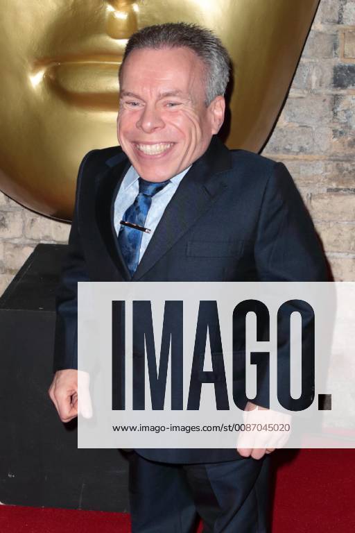 English actor Warwick Davis attends the BAFTA Childrens Awards 2018 at The Roundhouse in London. NOVEMBER 25th 2018 GBHx184382