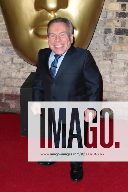 English actor Warwick Davis attends the BAFTA Childrens Awards 2018 at The Roundhouse in London. NOVEMBER 25th 2018 GBHx184382