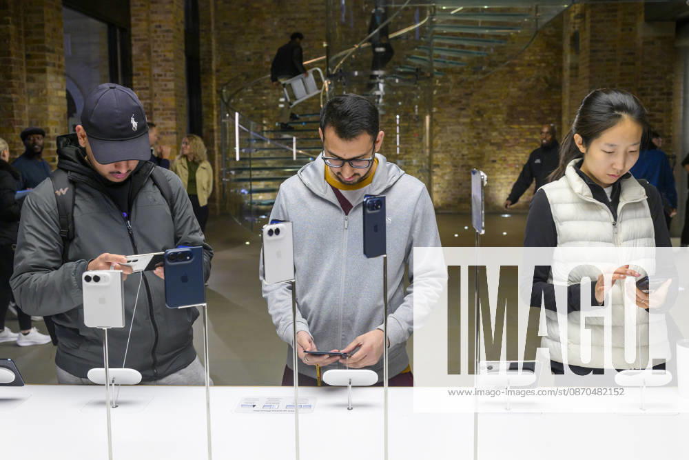 London, UK. Customers inside the Apple Covent Garden store view and buy the new Apple iPhone Duo, the companyÃ¢â‚¬â ¢s first foldable iPhone. Opened, it is the thinnest iPhone ever, with a 7.6-inch inner display that provides a large canvas for viewing content, gaming, and multitasking, and a special nano-texture finish that minimises glare for an unparalleled viewing experience. Closed, the 5.4-inch outer display delivers 90 percent of the screen area of iPhone 18 Pro in a compact, pocketable design. London UK - ZUMAl94_ 20261023_zaf_l94_019