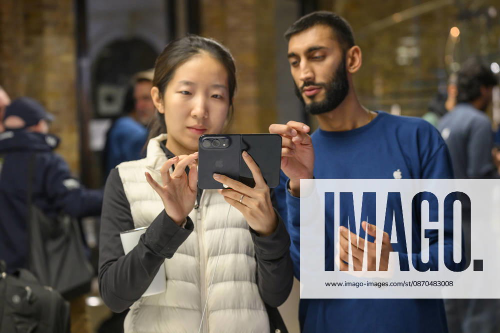 London, UK. Customers inside the Apple Covent Garden store view and buy the new Apple iPhone Duo, the companyâ€⠢s first foldable iPhone. Opened, it is the thinnest iPhone ever, with a 7.6-inch inner display that provides a large canvas for viewing content, gaming, and multitasking, and a special nano-texture finish that minimises glare for an unparalleled viewing experience. Closed, the 5.4-inch outer display delivers 90 percent of the screen area of iPhone 18 Pro in a compact, pocketable design. London UK - ZUMAl94_ 20261023_zaf_l94_021