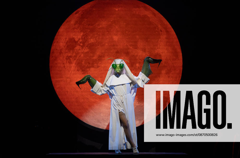 Stills from the play The Desecration of Don Juan at the Fernán Gómez Theater in Madrid An actress during the photo call and premiere of Juan Carlos Pérez’s play The Desecration of Don Juan on October 23, 2026, in Madrid, Spain. It premieres in Madrid as one of the season’s major highlights. This surrealist comedy, written and directed by Juan Mairena, recreates the irreverent version of Zorrilla’s *Don Juan Tenorio* that Luis Bunuel, Federico García Lorca, and Salvador Dalí conceived at the Residencia de Estudiantes in 1924. The production combines the avant-garde, the absurd, humor, and Freudian debates, while paying a profound tribute to the friendship of the Generation of ’27 and to female creators who remained in the shadows, such