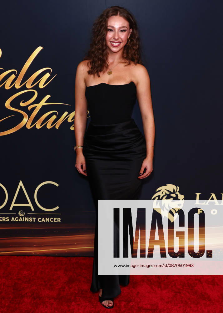 Dancers Against Cancer s Gala Of The Stars 2026 BEVERLY HILLS, LOS ANGELES, CALIFORNIA, USA - OCTOBER 22: Sophia Lucia arrives at Dancers Against Cancer s Gala Of The Stars 2026 held at The Beverly Hilton Hotel on October 22, 2026 in Beverly Hills, Los Angeles, California, United States. Beverly Hills The Beverly Hilton Hotel California United States