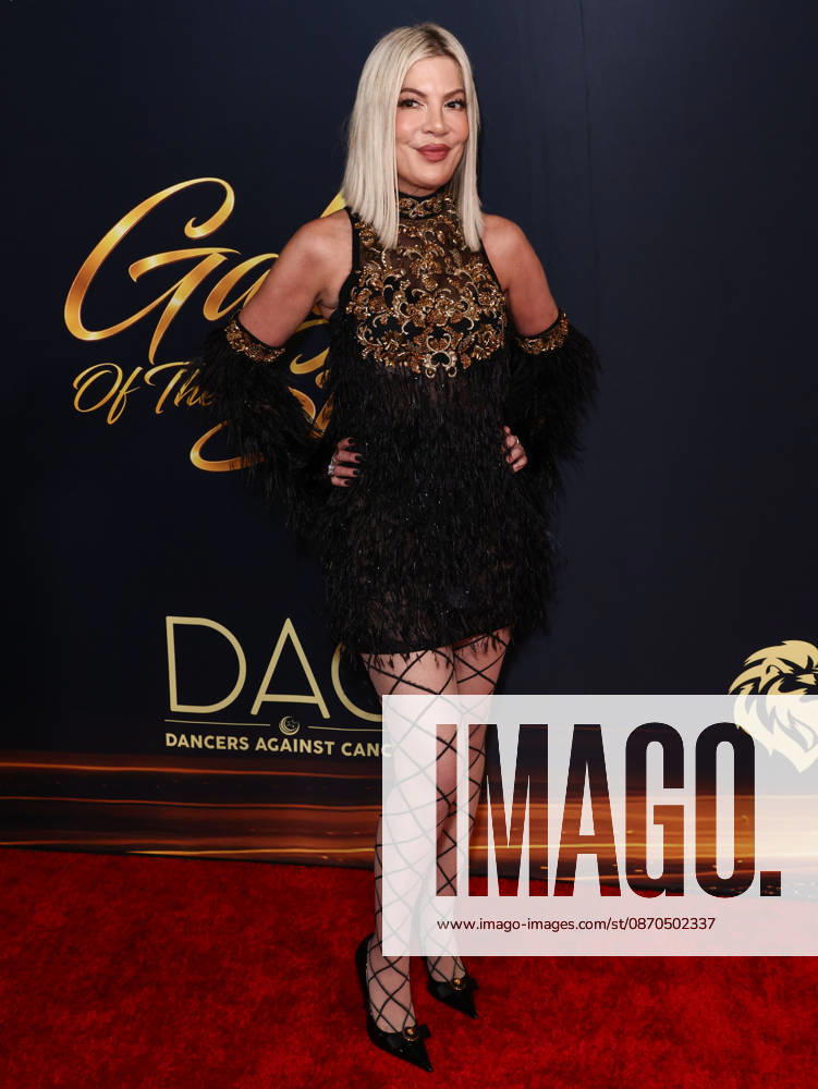 Dancers Against Cancer s Gala Of The Stars 2026 BEVERLY HILLS, LOS ANGELES, CALIFORNIA, USA - OCTOBER 22: Tori Spelling arrives at Dancers Against Cancer s Gala Of The Stars 2026 held at The Beverly Hilton Hotel on October 22, 2026 in Beverly Hills, Los Angeles, California, United States. Beverly Hills The Beverly Hilton Hotel California United States