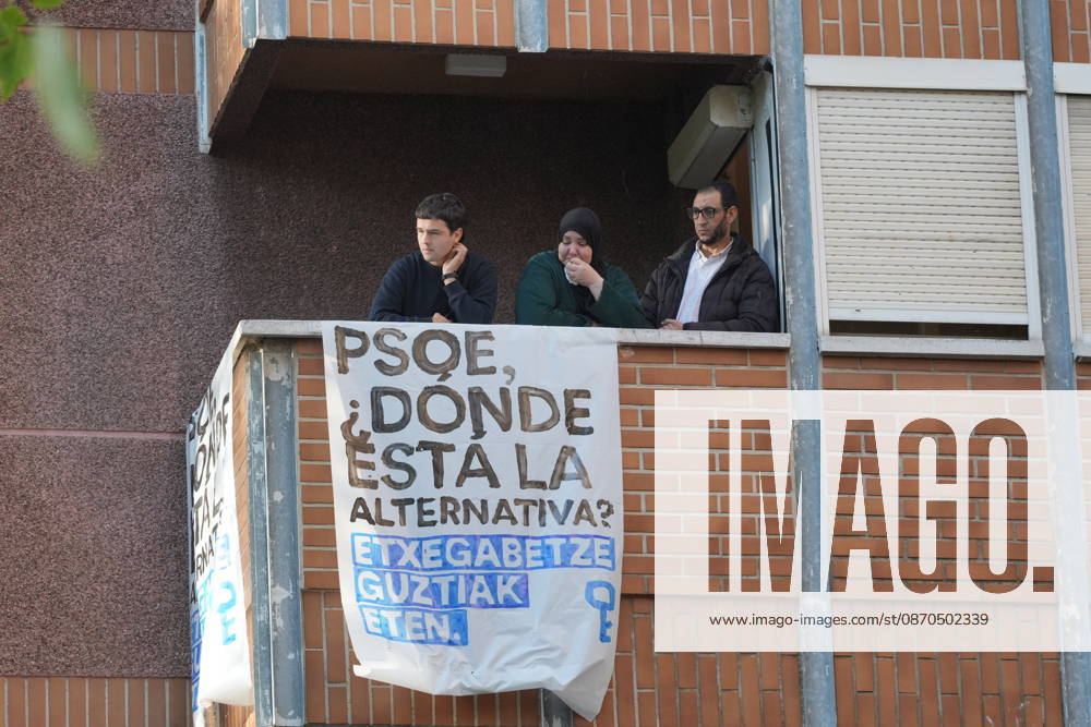The Gasteiz Housing Union calls for a rally to protest the eviction of a family with six minor children. Ertzaintza officers intervene during a rally to try to prevent an eviction, on October 23, 2026, in Vitoria-Gasteiz, Álava, Basque Country, Spain. The Gasteiz Housing Union has organized a rally to try to prevent the eviction of a family with six minor children; the reason for the eviction is the expiration of the rental agreement for the home after years of residence, amid the housing crisis and without the family having been provided with alternative housing by the authorities. October 23, 2026, in Vitoria-Gasteiz, Álava, Basque Country, Spain