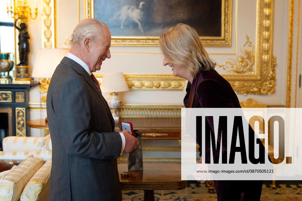King s Medal for Music King Charles III presents the King s Medal for Music to Dame Sarah Connolly, during an audience at Windsor Castle, Berkshire. Picture date: Friday October 23, 2026., Credit:Avalon.red PA ROTA - B68 Avalon UK, Windsor