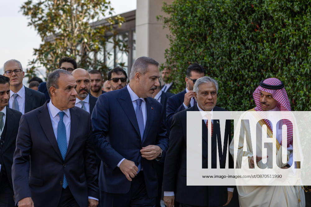 R4 Foreign Ministers Meeting in Istanbul ISTANBUL, TURKIYE - OCTOBER 23: Turkish Foreign Minister Hakan Fidan (2nd L) meets with Pakistani Foreign Minister Muhammad Ishaq Dar (2nd R), Egyptian Foreign Minister Badr Abdelatty (L), and Saudi Arabian Foreign Minister Faisal bin Farhan Al Saud (R) on the sidelines of R4 Foreign Ministers Meeting, bringing together Turkiye, Egypt, Pakistan and Saudi Arabia, hosted by Fidan in Istanbul, Turkiye, on October 23, 2026. Mustafa Hatipoglu Anadolu Istanbul Turkey. Editorial use only. Please get in touch for any other usage.